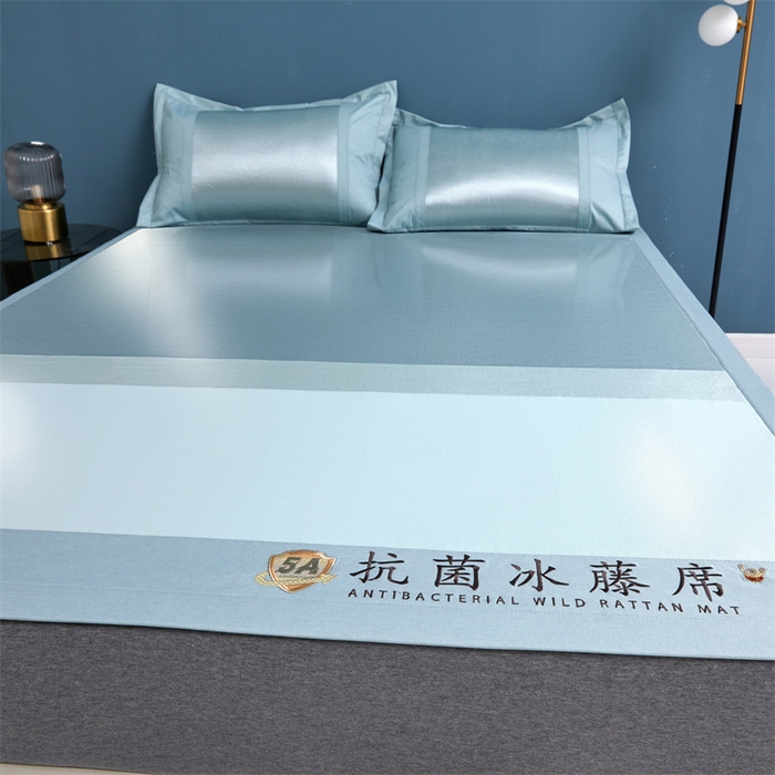 91家纺网 家纺一手货源 找家纺 鑫姿席业 2025新款5A抗菌冰藤席（渐变）床单款系列 倾城蓝