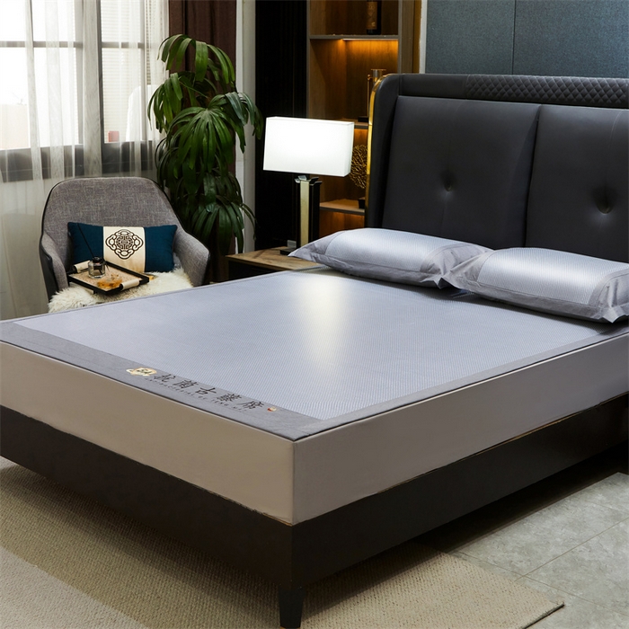 91家纺网 家纺一手货源 找家纺 鑫姿席业 2025新款抗菌古藤席床单款系列 蓝灰