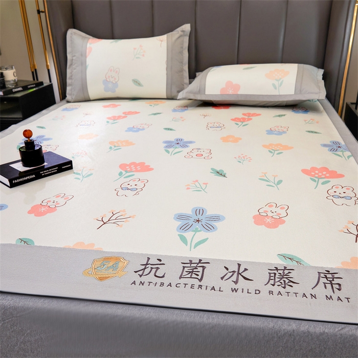 91家纺网 家纺一手货源 找家纺 鑫姿席业 2025新款A类抗菌冰藤席 花园兔-1