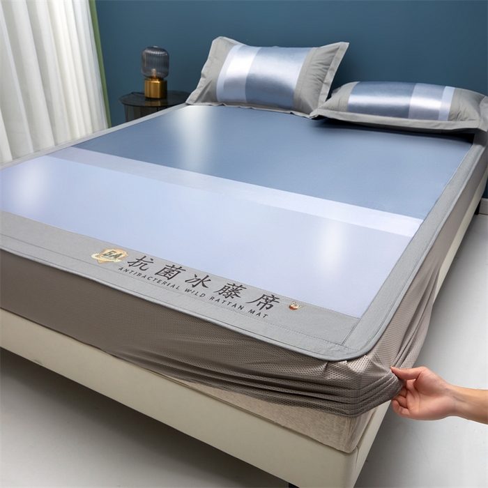 91家纺网 家纺一手货源 找家纺 鑫姿席业 2025新款5A抗菌冰藤席（渐变）床笠款系列 黛蓝灰