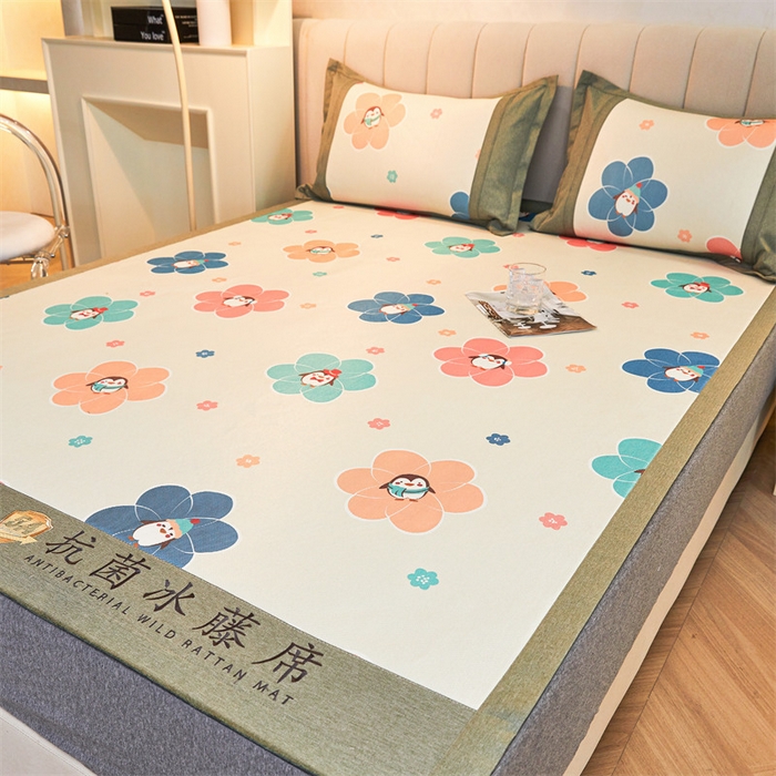 91家纺网 家纺一手货源 找家纺 鑫姿席业 2025新款A类抗菌冰藤席 企鹅与花-1