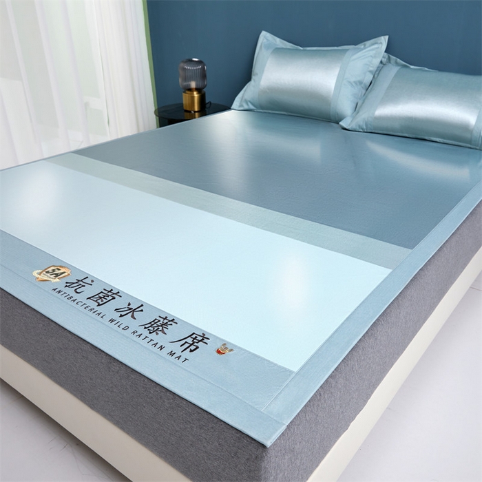 91家纺网 家纺一手货源 找家纺 鑫姿席业 2025新款5A抗菌冰藤席（渐变）床单款系列 倾城蓝