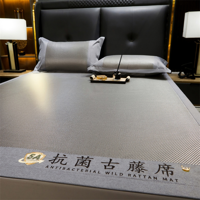 91家纺网 家纺一手货源 找家纺 鑫姿席业 2025新款抗菌古藤席床单款系列 大象灰