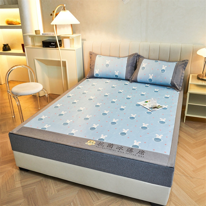 91家纺网 家纺一手货源 找家纺 鑫姿席业 2025新款A类抗菌冰藤席 星球兔