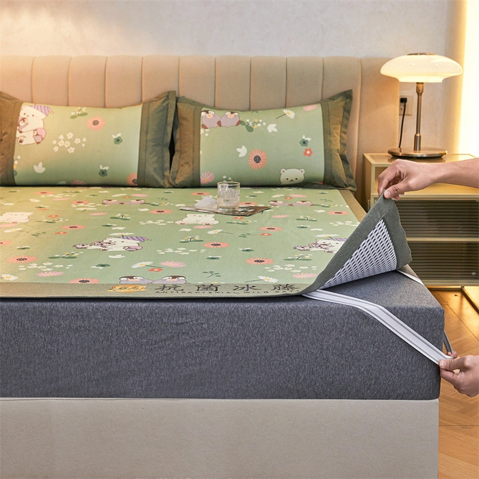 91家纺网 家纺一手货源 找家纺 鑫姿席业 2025新款A类抗菌冰藤席 企鹅与熊