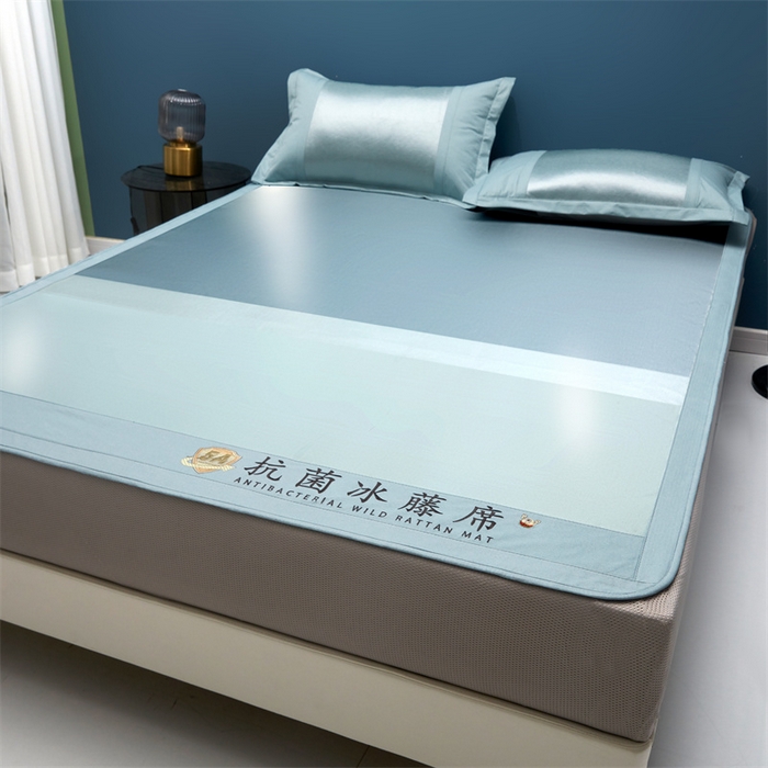 91家纺网 家纺一手货源 找家纺 鑫姿席业 2025新款5A抗菌冰藤席（渐变）床笠款系列 倾城蓝