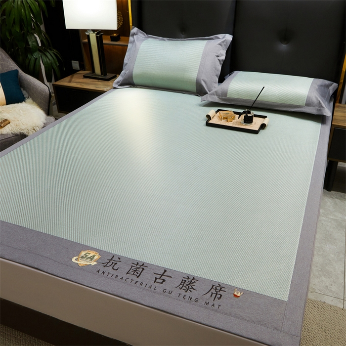 91家纺网 家纺一手货源 找家纺 鑫姿席业 2025新款抗菌古藤席床单款系列 松柏绿