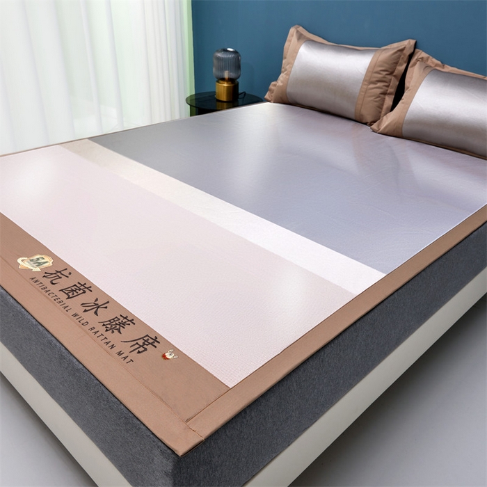 91家纺网 家纺一手货源 找家纺 鑫姿席业 2025新款5A抗菌冰藤席（渐变）床单款系列 秋香驼