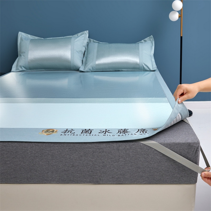 91家纺网 家纺一手货源 找家纺 鑫姿席业 2025新款5A抗菌冰藤席（渐变）床单款系列 倾城蓝