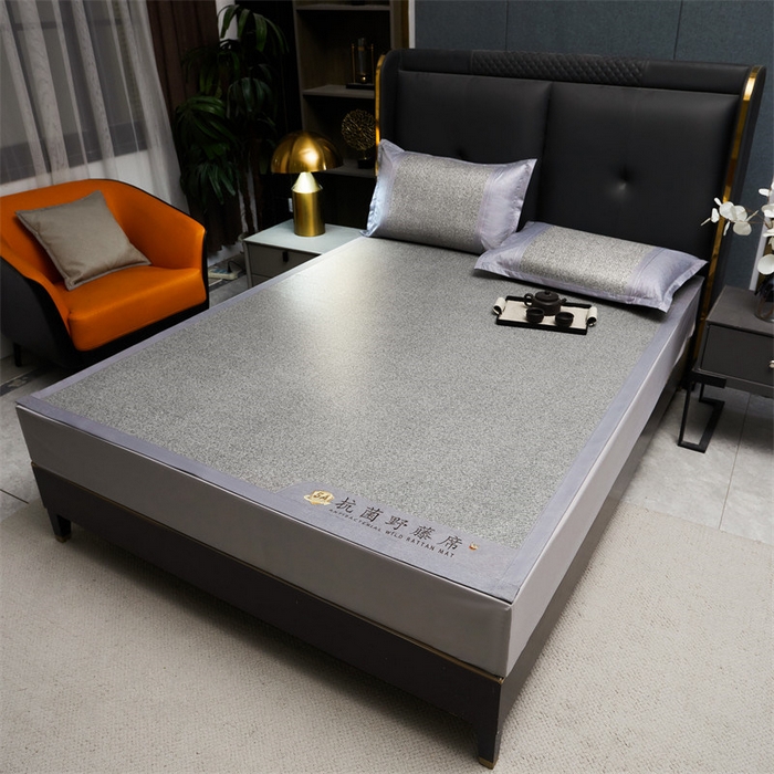 91家纺网 家纺一手货源 找家纺 鑫姿席业 2025新款5A抗菌野藤席系列床单款 晶钻灰