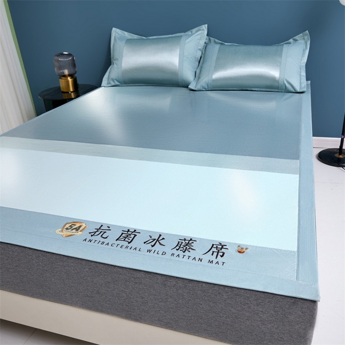 91家纺网 家纺一手货源 找家纺 鑫姿席业 2025新款5A抗菌冰藤席（渐变）床单款系列 倾城蓝