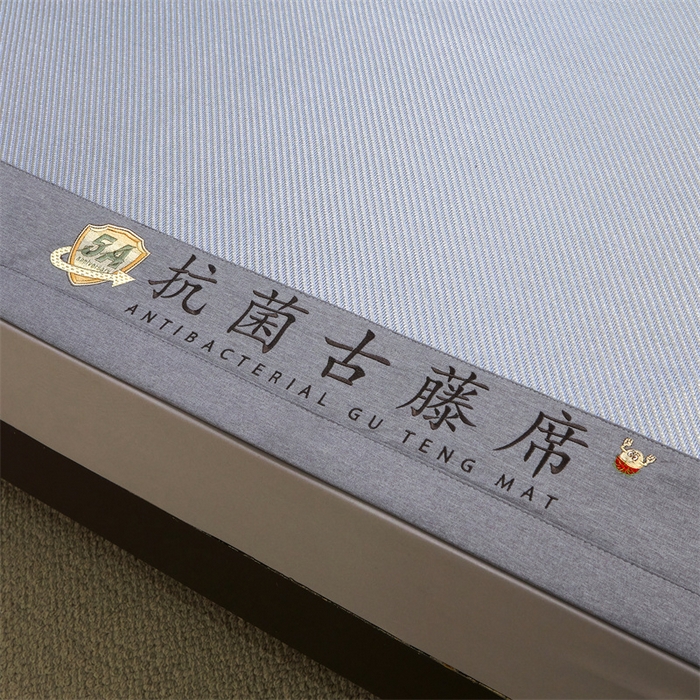 91家纺网 家纺一手货源 找家纺 鑫姿席业 2025新款抗菌古藤席床单款系列 蓝灰