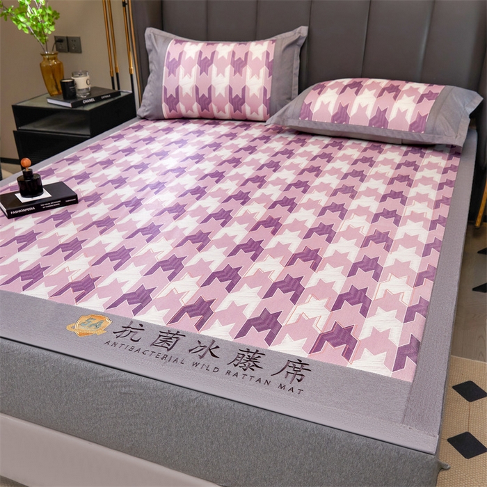 91家纺网 家纺一手货源 找家纺 鑫姿席业 2025新款A类抗菌冰藤席 歌本哈根-紫