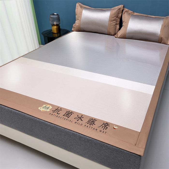 91家纺网 家纺一手货源 找家纺 鑫姿席业 2025新款5A抗菌冰藤席（渐变）床单款系列 秋香驼
