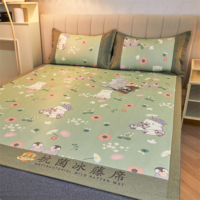 91家纺网 家纺一手货源 找家纺 鑫姿席业 2025新款A类抗菌冰藤席 企鹅与熊