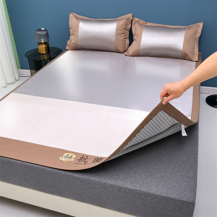 91家纺网 家纺一手货源 找家纺 鑫姿席业 2025新款5A抗菌冰藤席（渐变）床单款系列 秋香驼