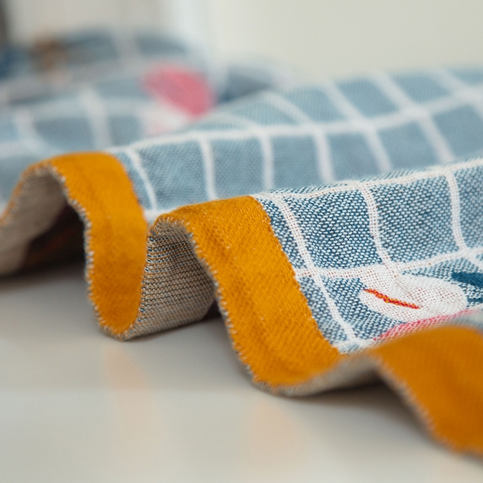 91家纺网 家纺一手货源 找家纺 雯雨家纺 2023新款全棉卡通系列纱布浴巾 碎花物语-兰