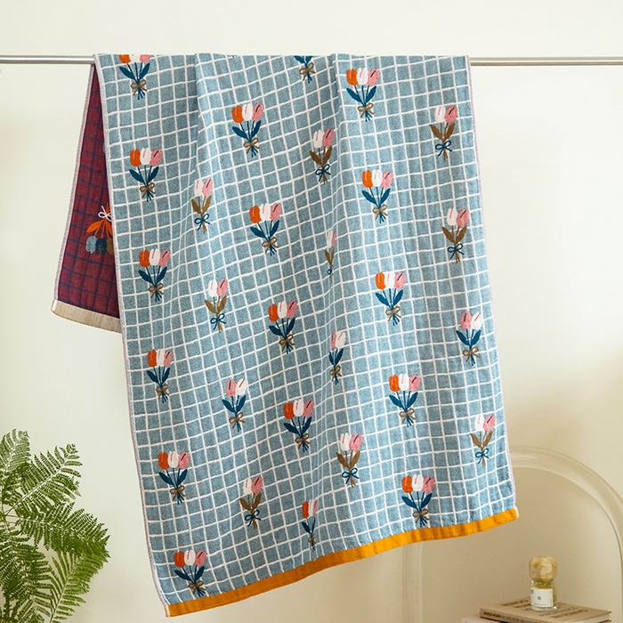 91家纺网 家纺一手货源 找家纺 雯雨家纺 2023新款全棉卡通系列纱布浴巾 碎花物语-兰