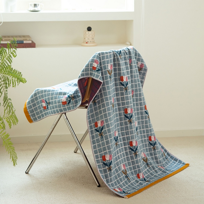 91家纺网 家纺一手货源 找家纺 雯雨家纺 2023新款全棉卡通系列纱布浴巾 碎花物语-兰