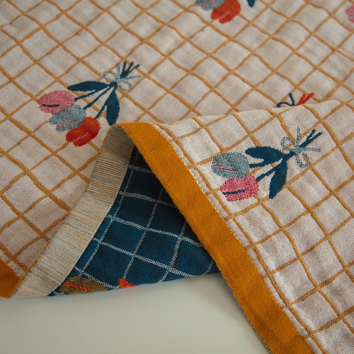 91家纺网 家纺一手货源 找家纺 雯雨家纺 2023新款全棉卡通系列纱布浴巾 碎花物语-白