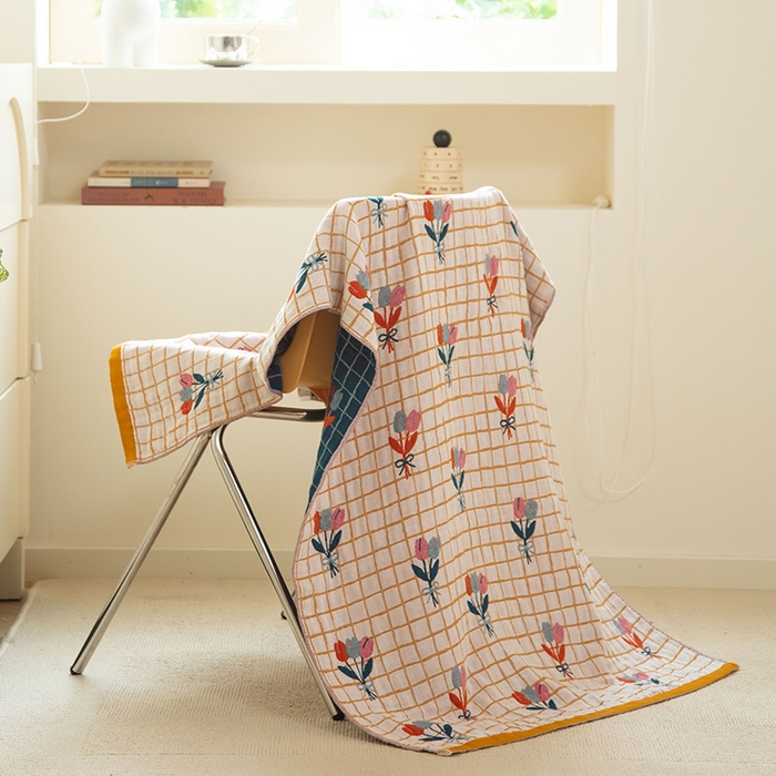 91家纺网 家纺一手货源 找家纺 雯雨家纺 2023新款全棉卡通系列纱布浴巾 碎花物语-白