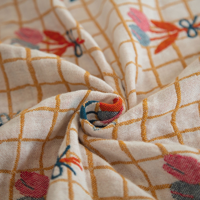 91家纺网 家纺一手货源 找家纺 雯雨家纺 2023新款全棉卡通系列纱布浴巾 碎花物语-白