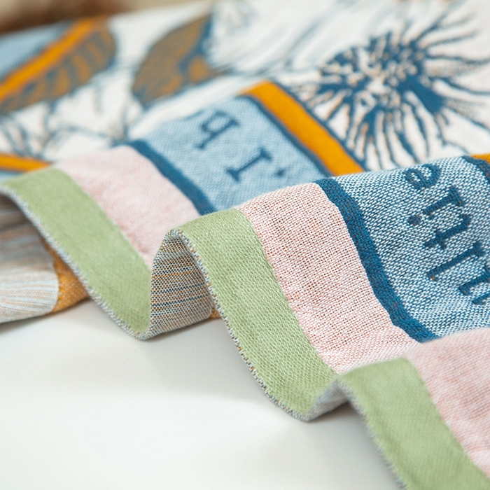 91家纺网 家纺一手货源 找家纺 雯雨家纺 2023新款全棉卡通系列纱布浴巾 花仙子-粉