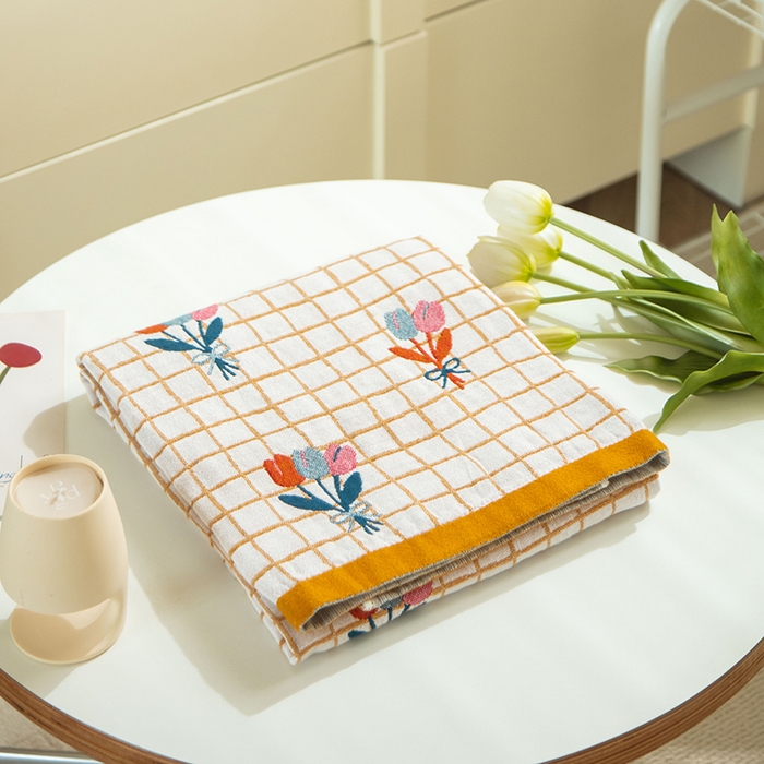 91家纺网 家纺一手货源 找家纺 雯雨家纺 2023新款全棉卡通系列纱布浴巾 碎花物语-白