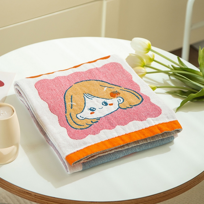 91家纺网 家纺一手货源 找家纺 雯雨家纺 2023新款全棉卡通系列纱布浴巾 草莓女孩