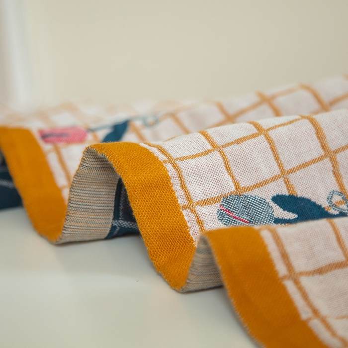 91家纺网 家纺一手货源 找家纺 雯雨家纺 2023新款全棉卡通系列纱布浴巾 碎花物语-白