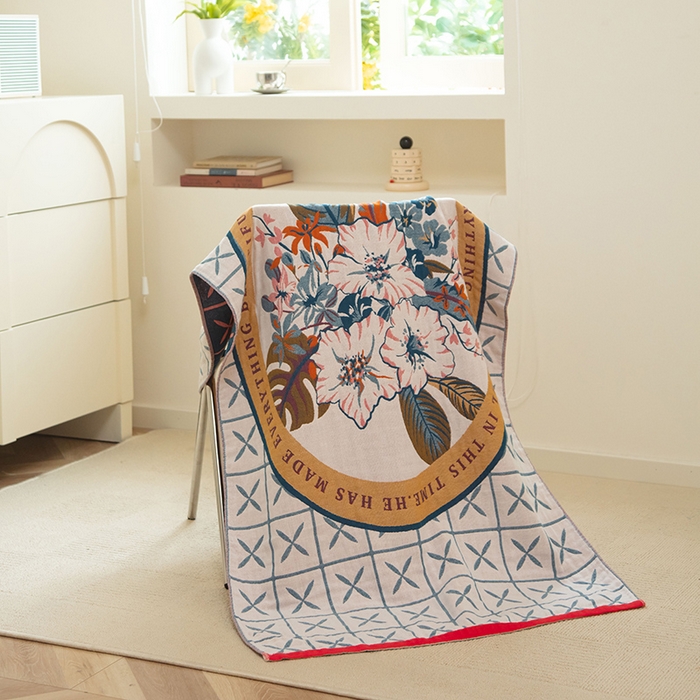 91家纺网 家纺一手货源 找家纺 雯雨家纺 2023新款全棉卡通系列纱布浴巾 花园之间-兰