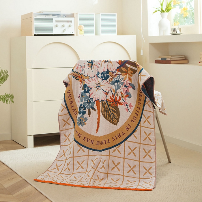 91家纺网 家纺一手货源 找家纺 雯雨家纺 2023新款全棉卡通系列纱布浴巾 花园之间-黄