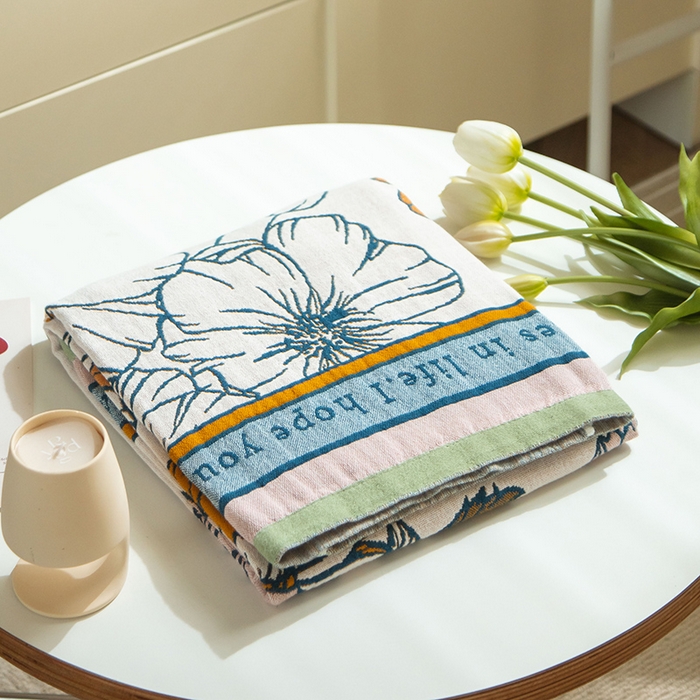 91家纺网 家纺一手货源 找家纺 雯雨家纺 2023新款全棉卡通系列纱布浴巾 花仙子-粉