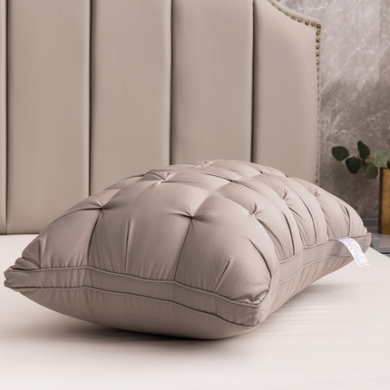 91家纺网 家纺一手货源 找家纺 （总）梦叶草 2023新款全棉贡缎扭花面包枕芯酒店枕头