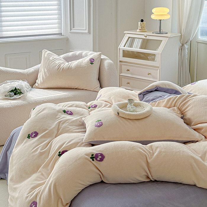 91家纺网 家纺一手货源 找家纺 木堇家居 2023秋冬新款牛奶绒毛巾绣四件套 郁金香