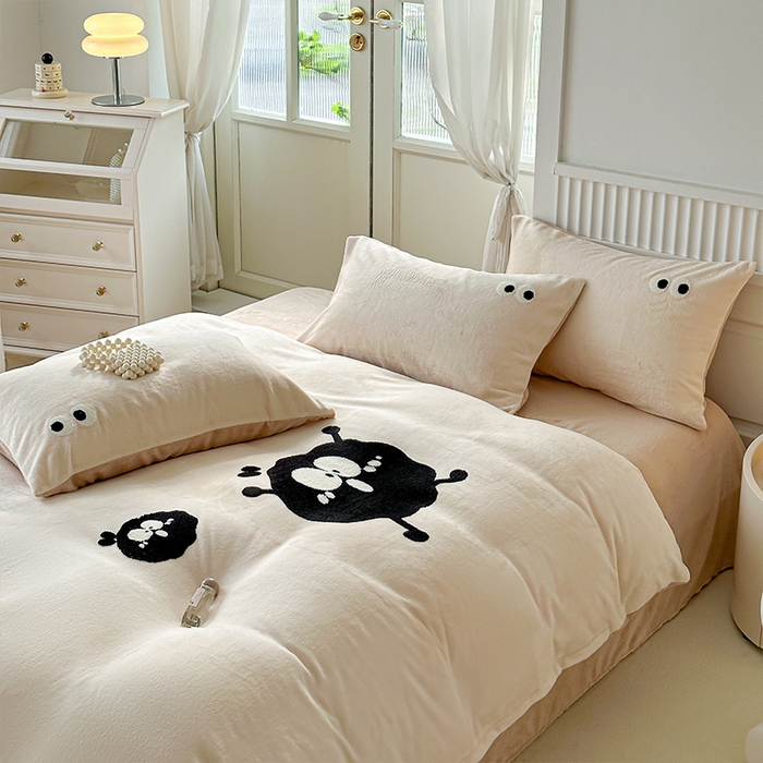 91家纺网 家纺一手货源 找家纺 木堇家居 2023秋冬新款牛奶绒毛巾绣四件套 黑煤球