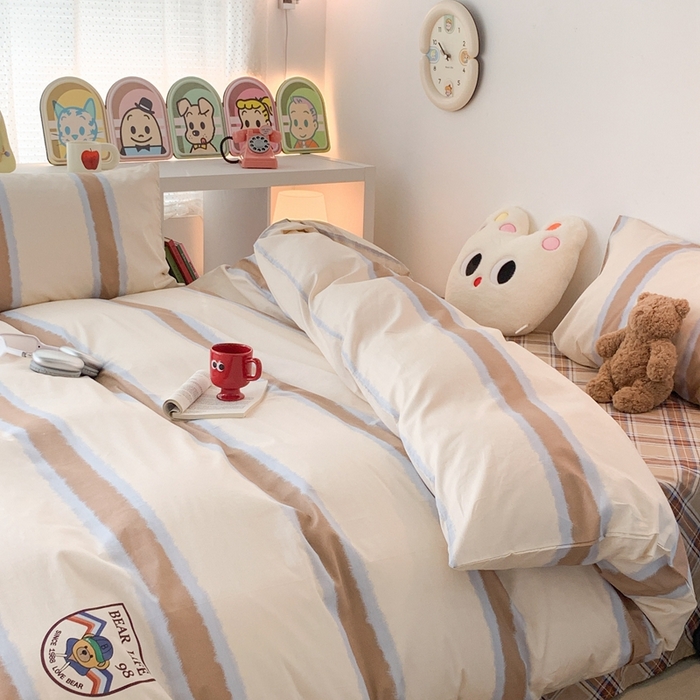 91家纺网 家纺一手货源 找家纺 昔可家纺 2023新款全棉四件套-ins卡通系列 棕条英伦熊