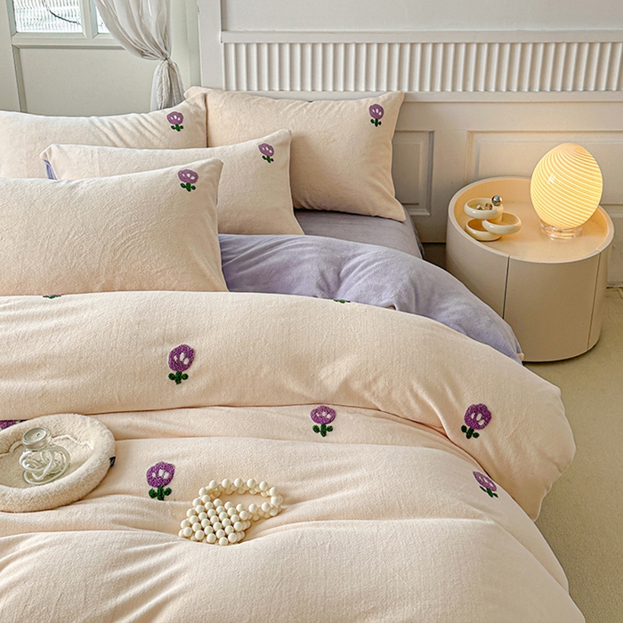 91家纺网 家纺一手货源 找家纺 木堇家居 2023秋冬新款牛奶绒毛巾绣四件套 郁金香