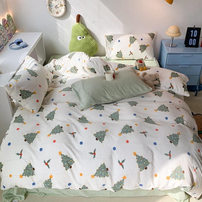 91家纺网 家纺一手货源 找家纺 昔可家纺 2023新款圣诞款四件套 彩色波点圣诞树