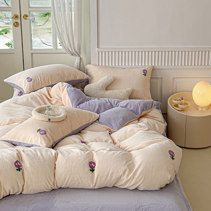 91家纺网 家纺一手货源 找家纺 木堇家居 2023秋冬新款牛奶绒毛巾绣四件套 郁金香