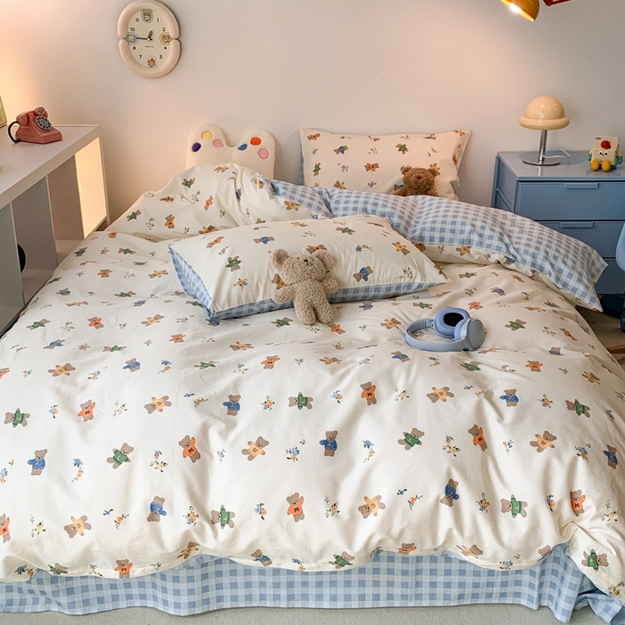 91家纺网 家纺一手货源 找家纺 昔可家纺 2023新款全棉四件套-萌趣卡通 蓝格公仔熊