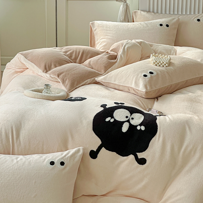 91家纺网 家纺一手货源 找家纺 木堇家居 2023秋冬新款牛奶绒毛巾绣四件套 黑煤球