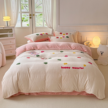 木堇家居 2023秋冬新款牛奶绒毛巾绣四件套 小怪兽