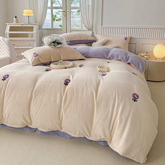 91家纺网 家纺一手货源 找家纺 木堇家居 2023秋冬新款牛奶绒毛巾绣四件套 郁金香