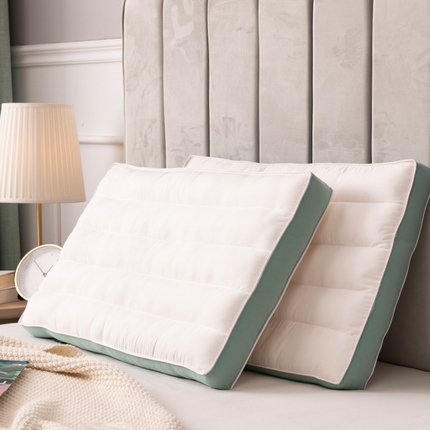 91家纺网 家纺一手货源 找家纺 梦叶草 2023新款无荧光超柔糯感三色纤柔枕芯酒店枕头 无荧光三色纤柔酒店枕-水绿*2