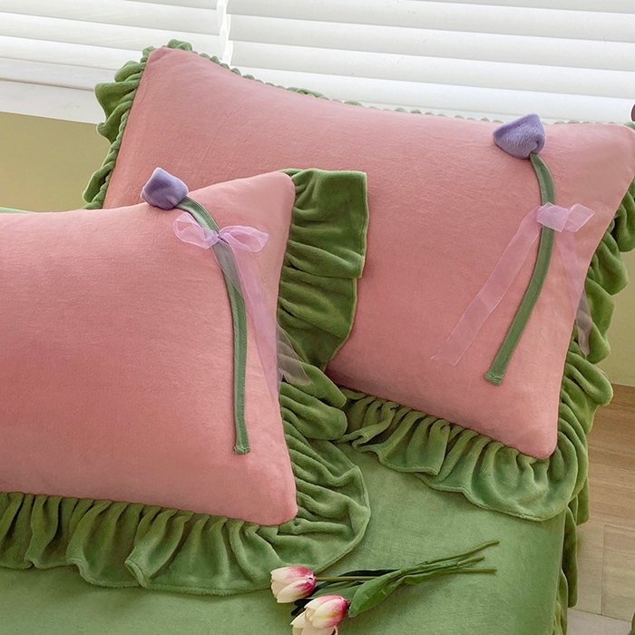 91家纺网 家纺一手货源 找家纺 言熙居 2024新款法莱绒牛奶绒高克重郁金香系列韩版四件套 郁金香粉