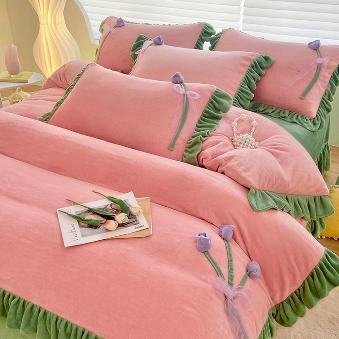 91家纺网 家纺一手货源 找家纺 言熙居 2024新款法莱绒牛奶绒高克重郁金香系列韩版四件套 郁金香粉