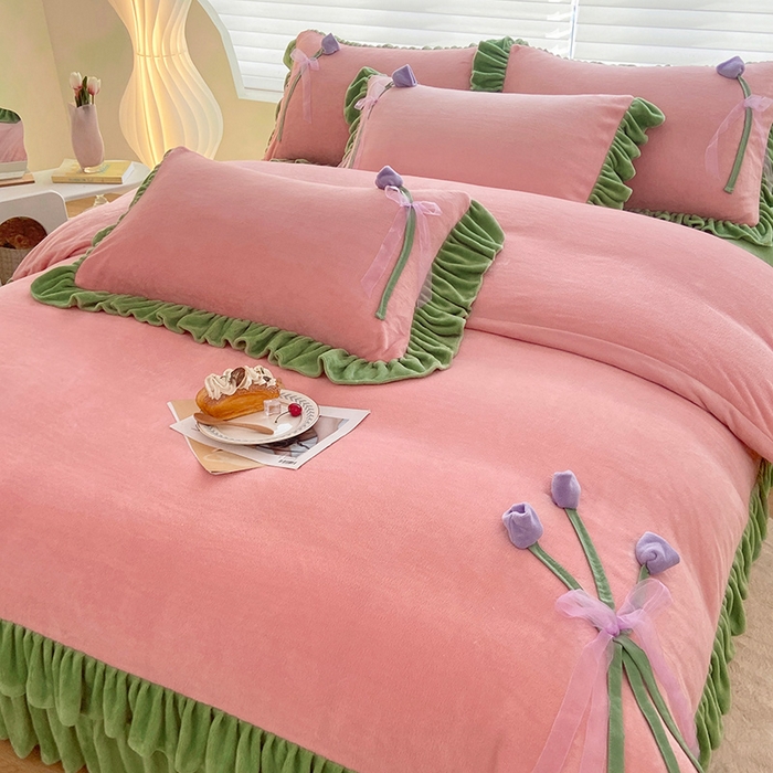 91家纺网 家纺一手货源 找家纺 言熙居 2024新款法莱绒牛奶绒高克重郁金香系列韩版四件套 郁金香粉