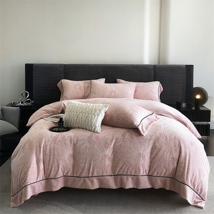 91家纺网 家纺一手货源 找家纺 （总）博纳家纺 2023新款牛奶绒宽边四件套嵌绳系列