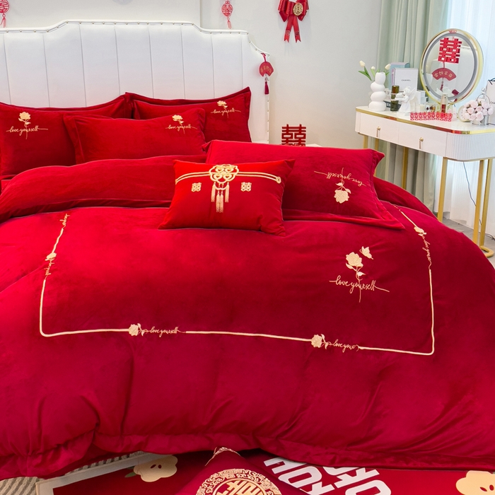 91家纺网 家纺一手货源 找家纺 （总）宜家坊 2023秋冬新款高克重牛奶绒婚庆轻奢花卉刺绣-玫瑰庄园千禧红